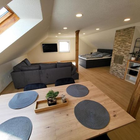Zentrale Wohnung In Крайльсхайм Экстерьер фото